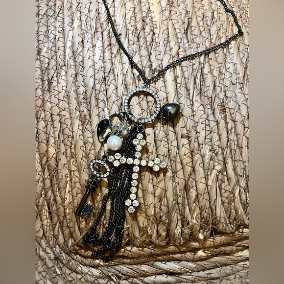 Elegant Black and Silver Cross Pendant Necklace - Picture 5 of 7